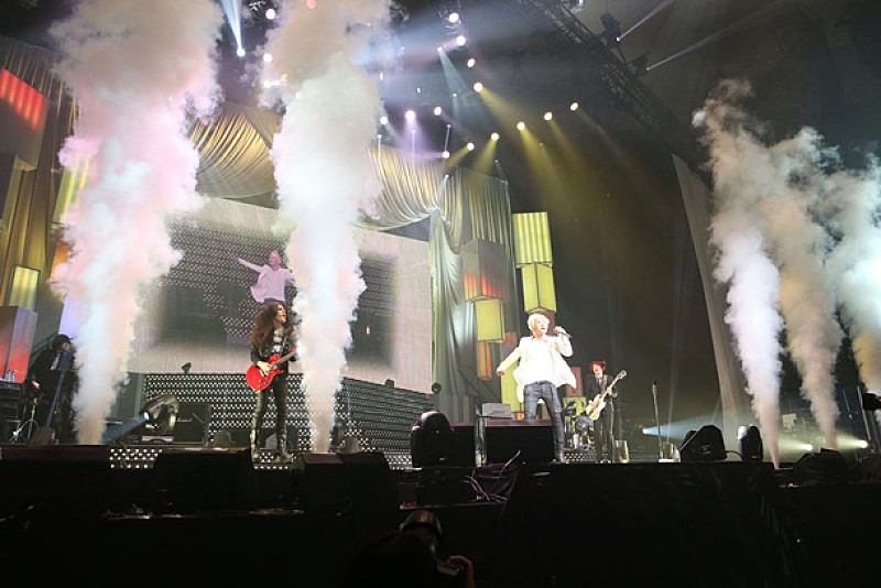 D-LITE（BIGBANG） 初ソロツアーで「じょいふる」など披露、事務所の先輩も登場