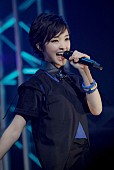 剛力彩芽「剛力彩芽 歌手デビュー曲「友達より大事な人」初披露で号泣」1枚目/2