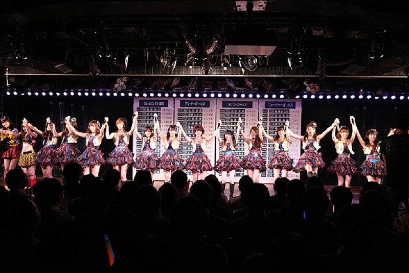 AKB48「at　AKB48劇場」2枚目/44