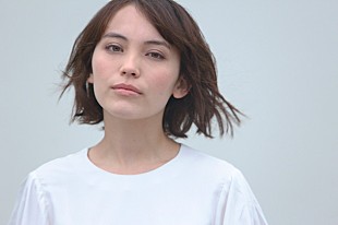 井手綾香「井手綾香 第二期スタートでロングヘアばっさりMV公開」