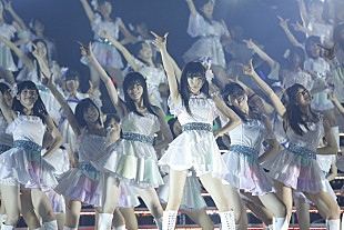 AKB48「MCは松村香織＆峯岸みなみ AKB48研究生が武道館で初単独公演」