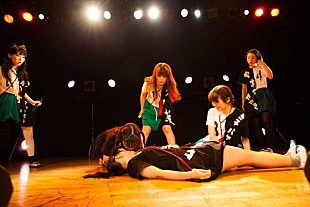 BiS「今抱けるアイドルBiS 大阪で狂乱の宴 汗まみれのハグ会も」