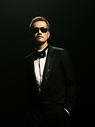 ＥＸＩＬＥ　ＡＴＳＵＳＨＩ「EXILE ATSUSHI 新曲「道しるべ」のMV公開、自身の母校で触れ合うシーンも」