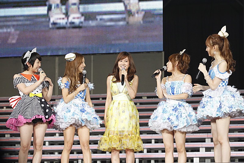 AKB48 札幌公演で前田敦子が歓喜の涙、次世代エース候補並ぶ新ユニットお披露目
