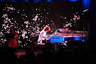 YOSHIKI「YOSHIKI 初の米ソロライブでX JAPAN名曲披露 TOSHIとの思い出語る」