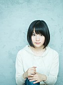 新山詩織「剥き出しの女子高生“新山詩織”最新ビジュアル公開＆ライブ決定」1枚目/2