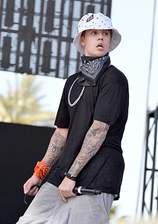 「ジャスティン・ビーバー、Twitterフォロワーに向け突如新曲を公開」