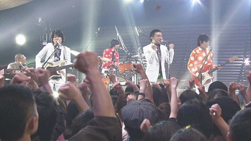 ウルフルズ「NHK『SONGS』に復活のウルフルズ登場、熱狂ライブに「感無量、感無量です」」1枚目/3