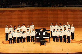 「来日中のウィーン少年合唱団、アンコールではアナ雪も」