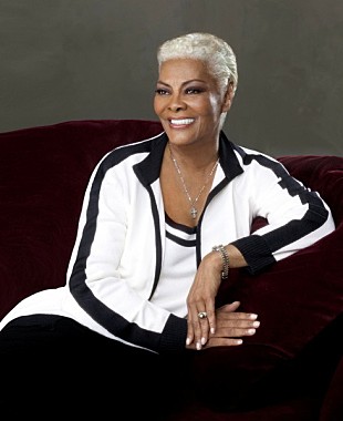 「ディオンヌ・ワーウィックが自身の名曲をNe-Yoやシンディ・ローパーとデュエットした新作をリリース」