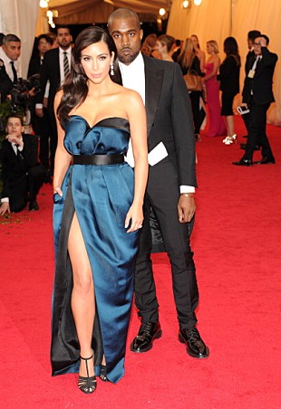 「カニエ・ウェストとキム・カーダシアン、結婚式の様子を報告」