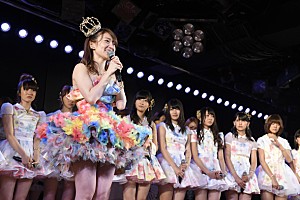 AKB48大島優子 卒業公演も最後は笑顔でお別れ | Daily News