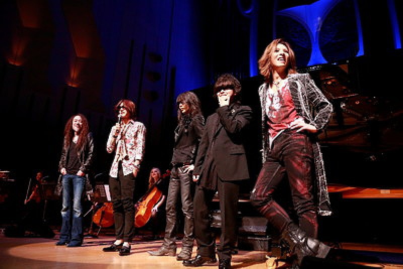 YOSHIKI ソロツアー東京公演で涙、今秋X JAPAN日本ライブ開催をサプライズ発表