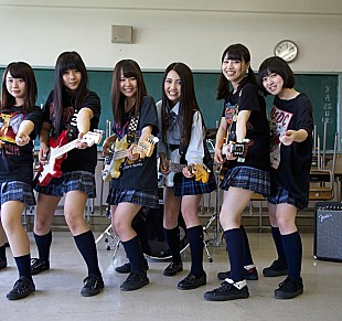 「総視聴者数80万超の現役女子高生“井上苑子”MVにVictory友情出演」