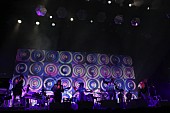 アーケイド・ファイア「【FUJI ROCK FESTIVAL &amp;#039;14】2日目はアーケイド・ファイアでフィナーレ、デーモン・アルバーンやセイント・ヴィンセントも登場」1枚目/9