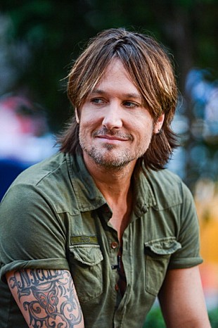 「キース・アーバンの公演で6つの街から救急車が出動する騒ぎ」