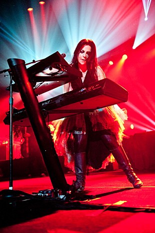 「エヴァネッセンスのエイミー・リー 第一子出産に大喜び」