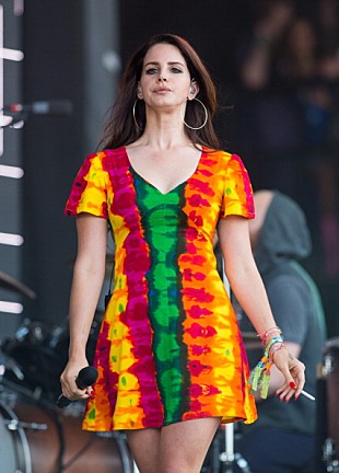 「ラナ・デル・レイ、ウェディングドレスを着たティーザー映像を公開」