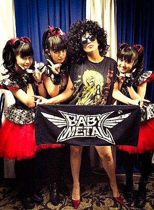 「BABYMETALにレディー・ガガもヘドバン大興奮、楽屋での2ショットも話題に」