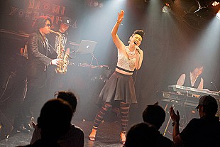 「ドリカムも認めた才能 NAOMI YOSHIMURAが1年ぶりワンマンで満員御礼の観衆を魅了」