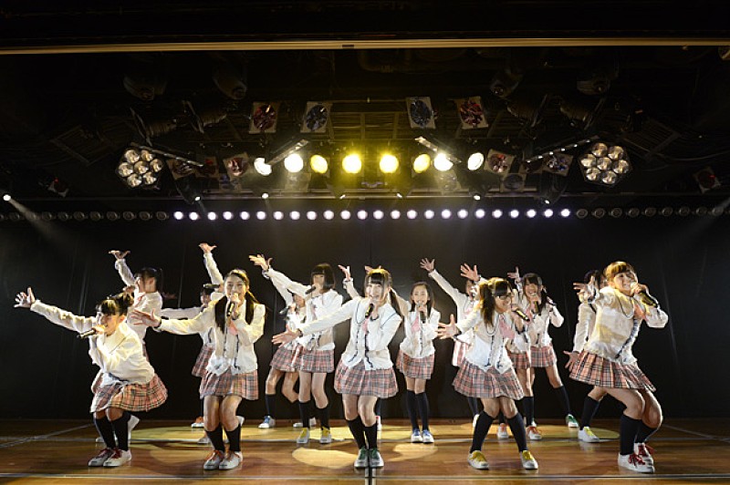 AKB48「at AKB48劇場」2枚目/18