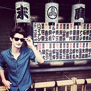 「ピエール・ニネ、初来日で日本満喫、オフショット写真公開」