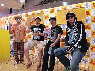 「別冊『ヘドバン』イベント 嘘か本当か英国フェスでSU-METAL（BABYMETAL）がニヤリ？」