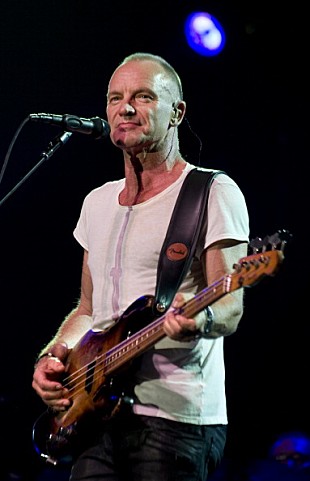 「スティング ファン垂涎のインティメイトなライブが待望の映像化」