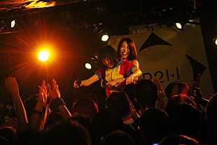 「プラニメ 公衆の面前で「離さないよ」と熱烈ハグ 宇多田や平野綾カバーも」