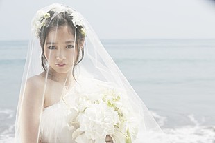 「橋本環奈（Rev. from DVL） 写真集でウエディングドレス姿披露「まだ両親に内緒なので…」」