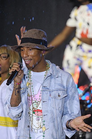 「ファレル、1D、ロード、エルトン・ジョン他多数による豪華コラボ曲公開」