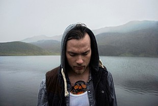 「アウスゲイル、ジョン・レノンに負けた？未公開楽曲を公開」