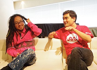 「笹久保伸＋藤倉大『マナヤチャナ』一度も会わず、心の赴くまま、綿密に折り重ねられた新しいギターの響き」