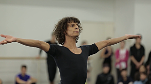 「ジル・ロマン「非常に興奮している」、総勢350名に及ぶベジャール「第九」いよいよ開幕」