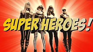 「SCANDAL 新曲ビデオでスーパーウーマンに変身」