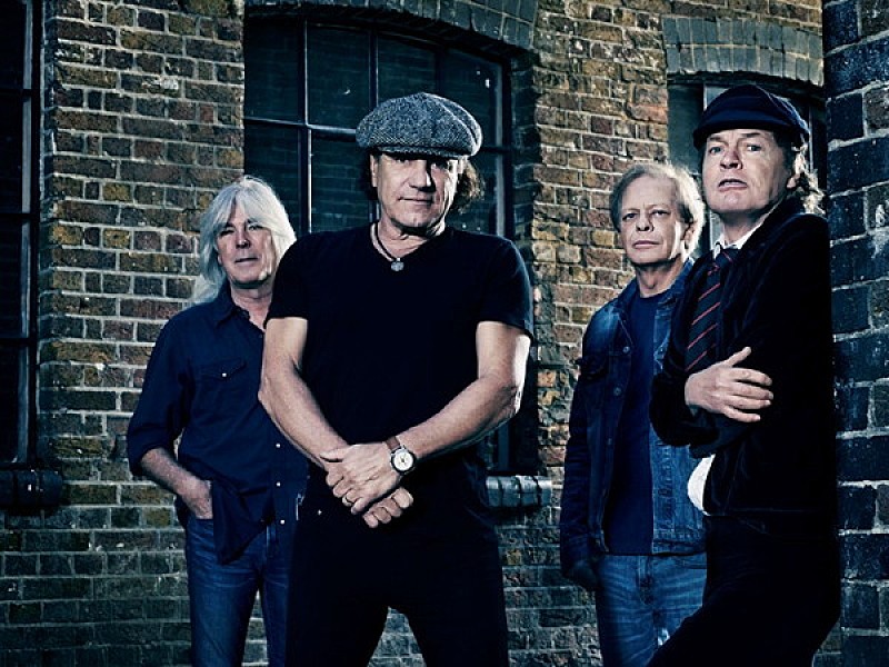 AC/DC、6年ぶりの新作アルバムから1stシングル「プレイボール」のMVを公開