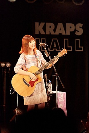 「山崎あおい×住岡梨奈 “ギタ女”ツアー開始「住岡さんとは、何か同じニオイが」」