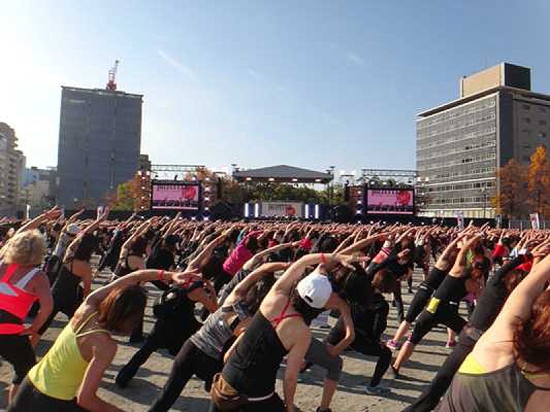 「2000人がジャザサイズでギネスに挑戦」1枚目/1