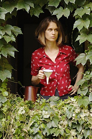 「フアナ・ モリーナ アルゼンチン音響派を代表する才媛が2015年2月に来日公演を開催」