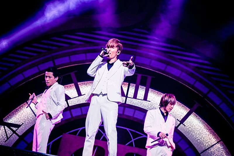 w-inds.「w-inds.日本武道館ライブ全編配信決定＆2015年第1弾Sg試聴12/8開始」1枚目/1