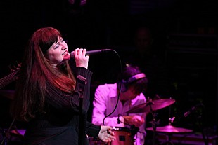 「バーシア来日公演 往年の名曲に聴き入る魅惑のステージ」