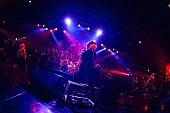 ONE OK ROCK「ONE OK ROCK 沖縄で800名限定のスペシャ公開収録ライブを実施「朝まで全部この時間くれてやる」」1枚目/5