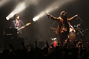 「志磨遼平を信用するな… メンバー脱退で1人になったドレスコーズが毛皮のマリーズ楽曲を披露」