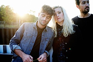 「話題の多国籍バンド、オール・ウィー・アーがデビューAL全曲試聴スタート」