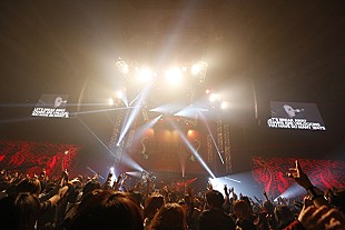 「VAMPS主宰【VAMPARK FEST】に豪華アーティスト集結、2日間のフィナーレにHYDE「ちょっと泣きそう」」