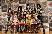 ＫＩＳＳ「KISS来日会見にももクロ登場、百田「日本で一番熱いライブに」」1枚目/15