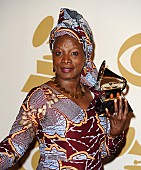 「アンジェリーク・キジョー、フルオーケストラとのコラボ曲を公開」1枚目/1