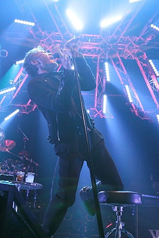 「吉川晃司の骨折の理由が判明　映画撮影のために怪我も「バイクは素晴らしい乗り物です」の男気」