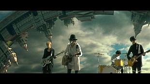 「BUMP OF CHICKEN “コロニー”をバックに演奏する新曲MV 場面写真公開」
