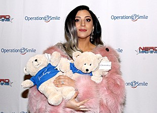 「レディー・ガガ、【ソングライターの殿堂】に新設の“アイコン賞”受賞へ」